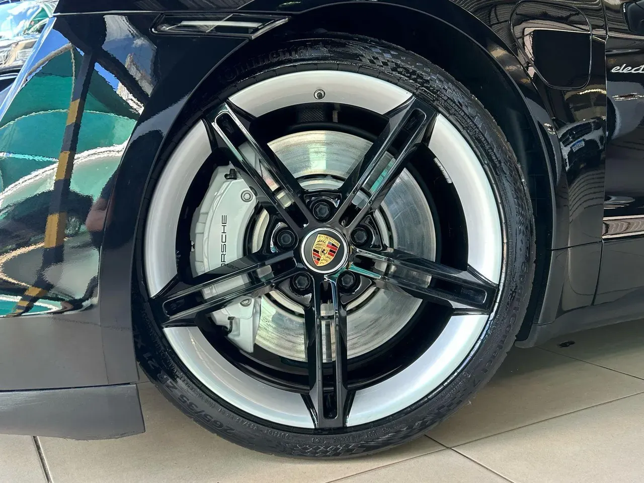 Porsche Taycan - Imagem 14