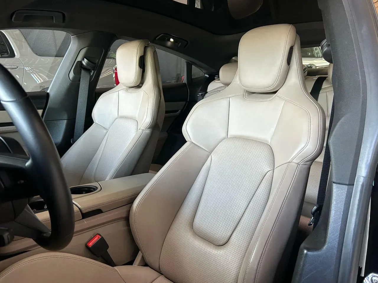 Porsche Taycan - Imagem 17