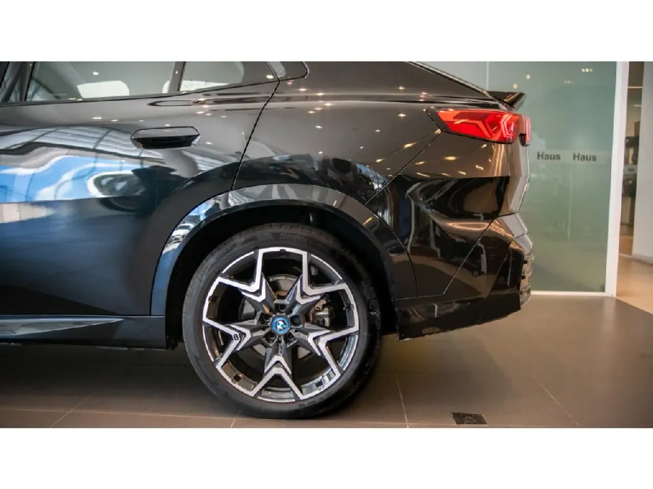 BMW IX2 - Imagem 12