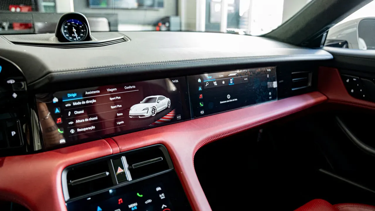 Porsche Taycan - Imagem 11