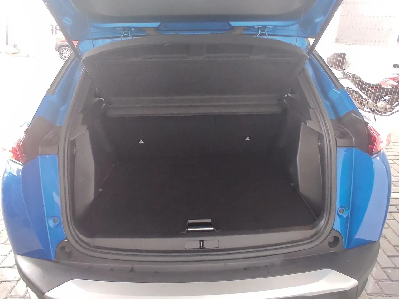 Peugeot E-2008 - Imagem 5