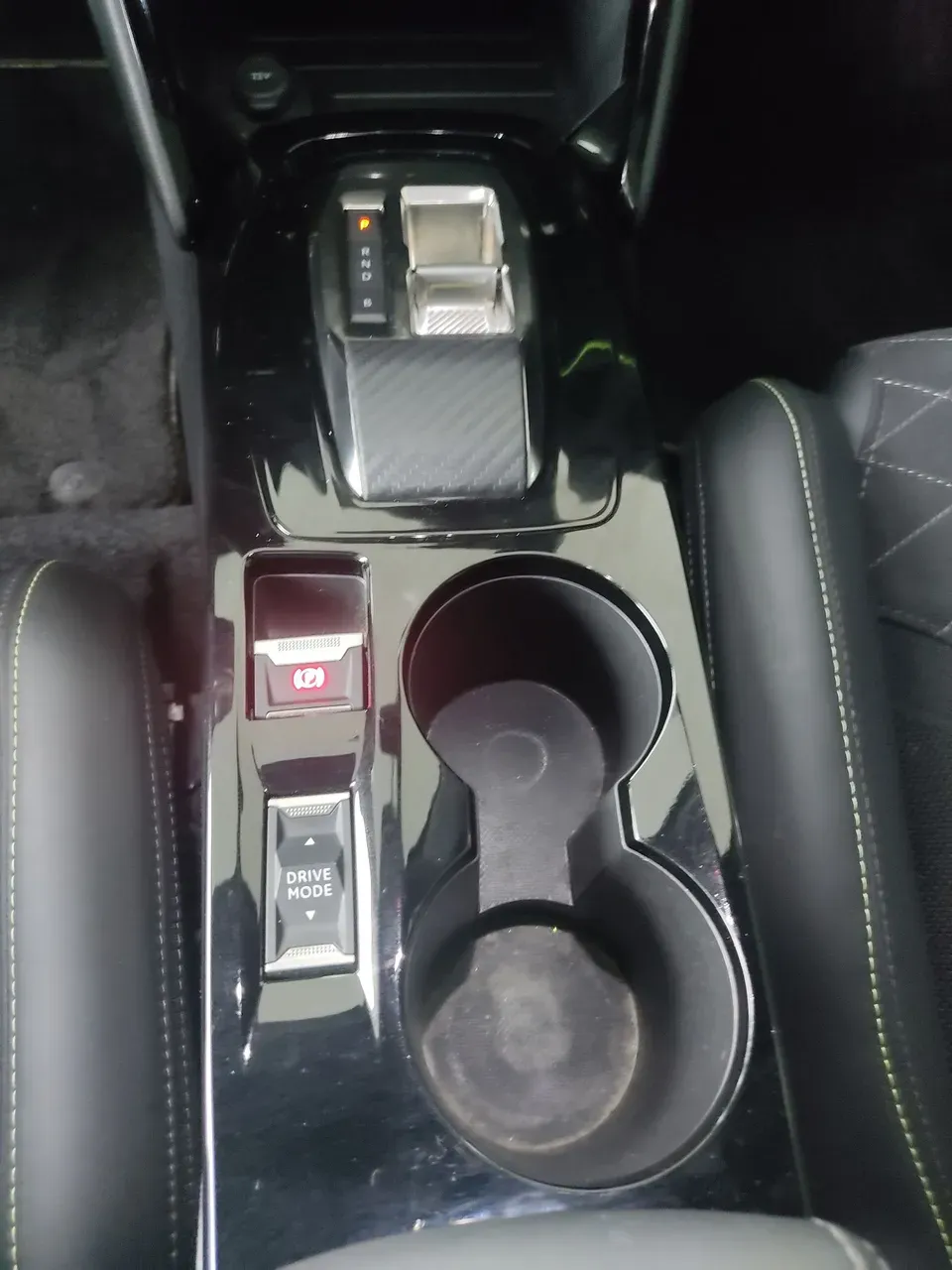 Peugeot E-2008 - Imagem 10