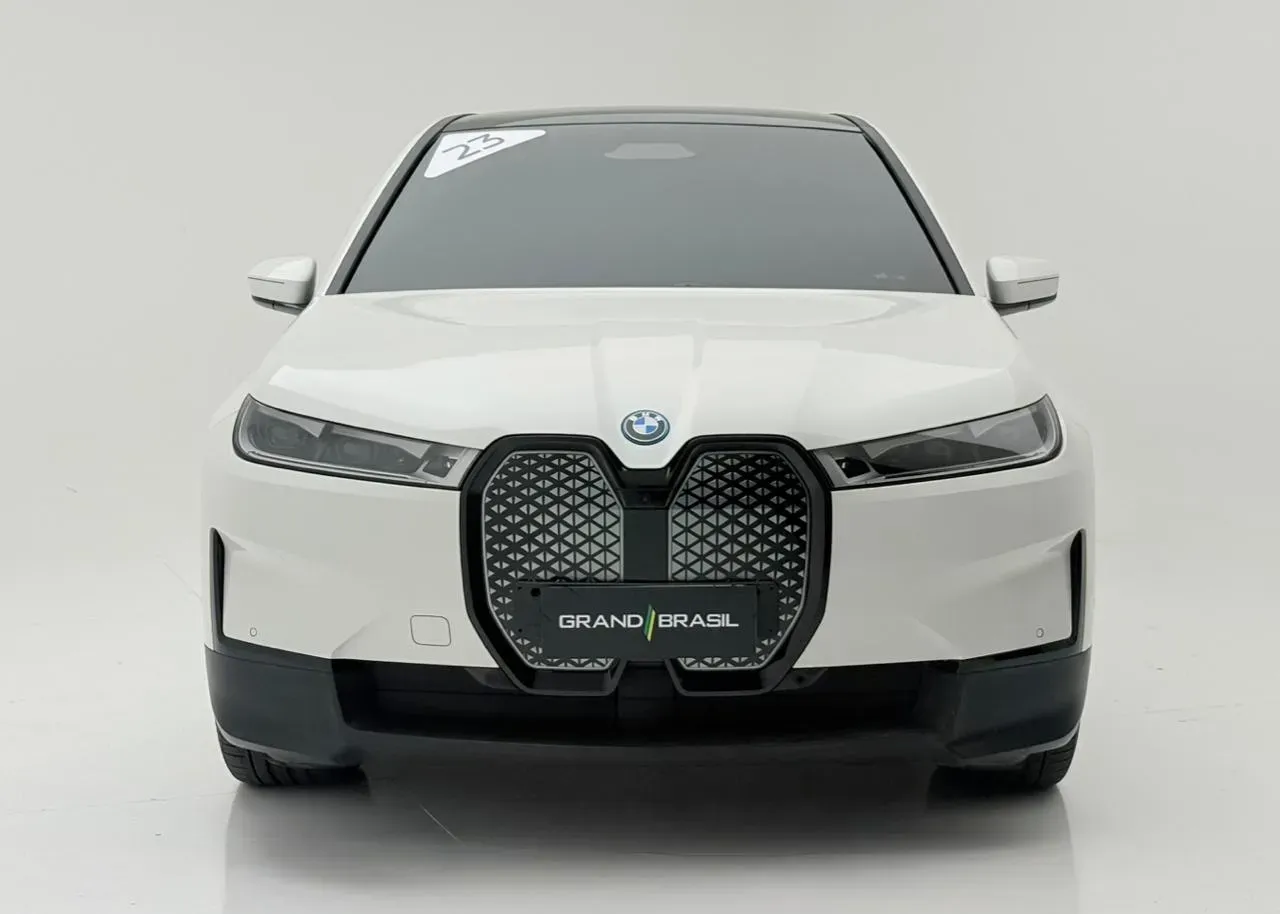 BMW Ix - Imagem 8