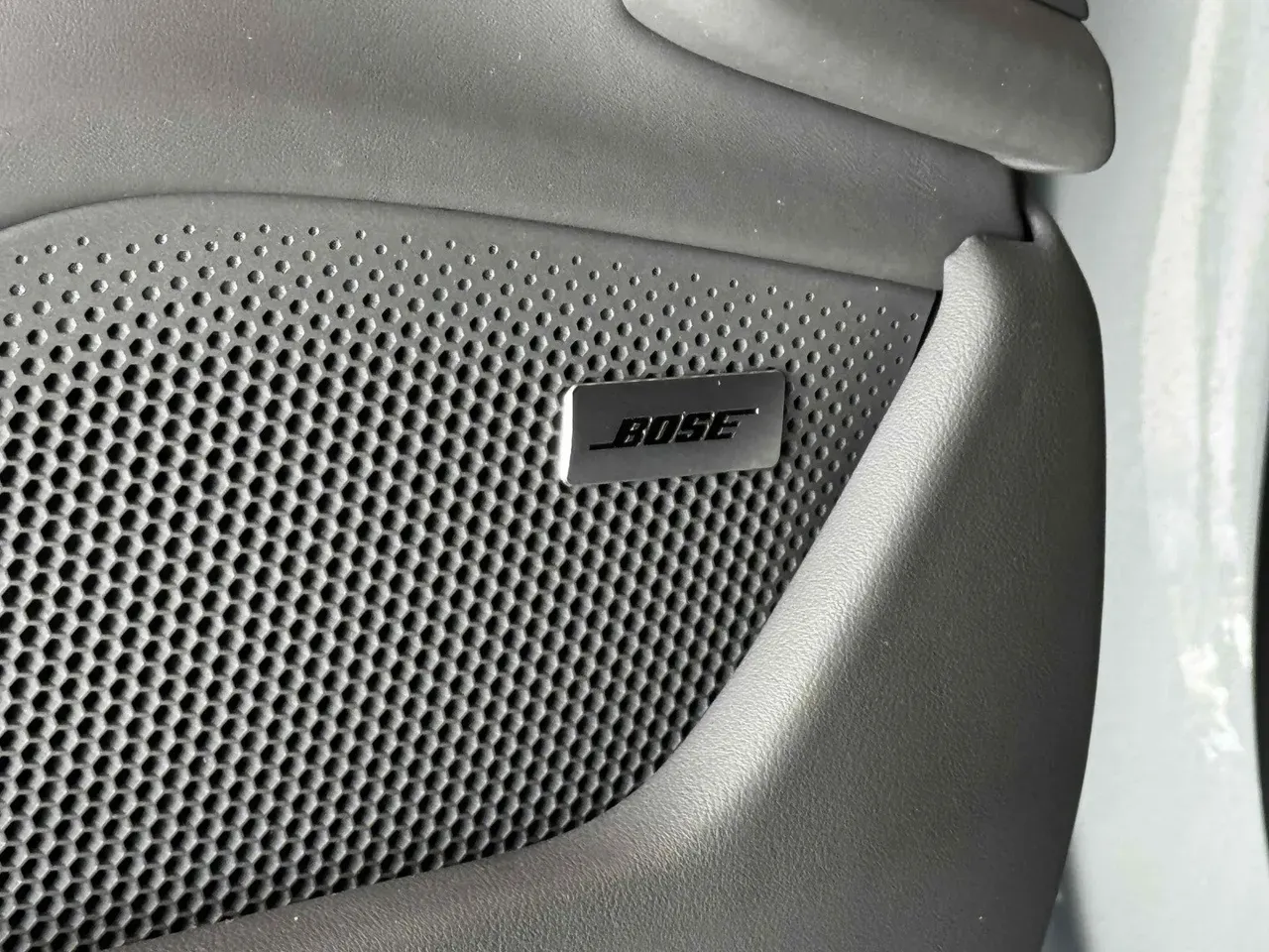 Porsche Taycan - Imagem 10