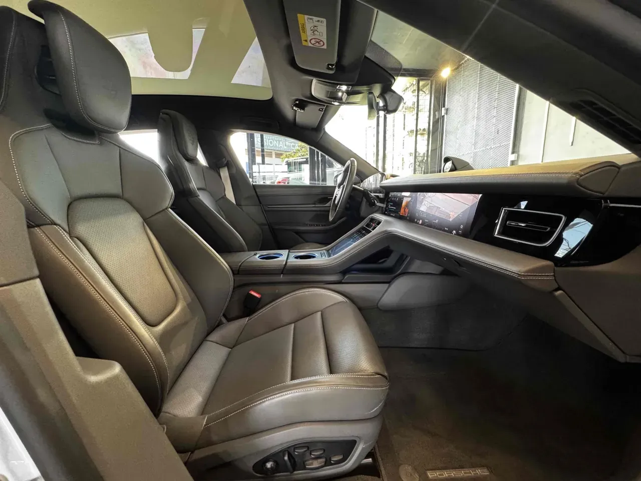 Porsche Taycan - Imagem 13