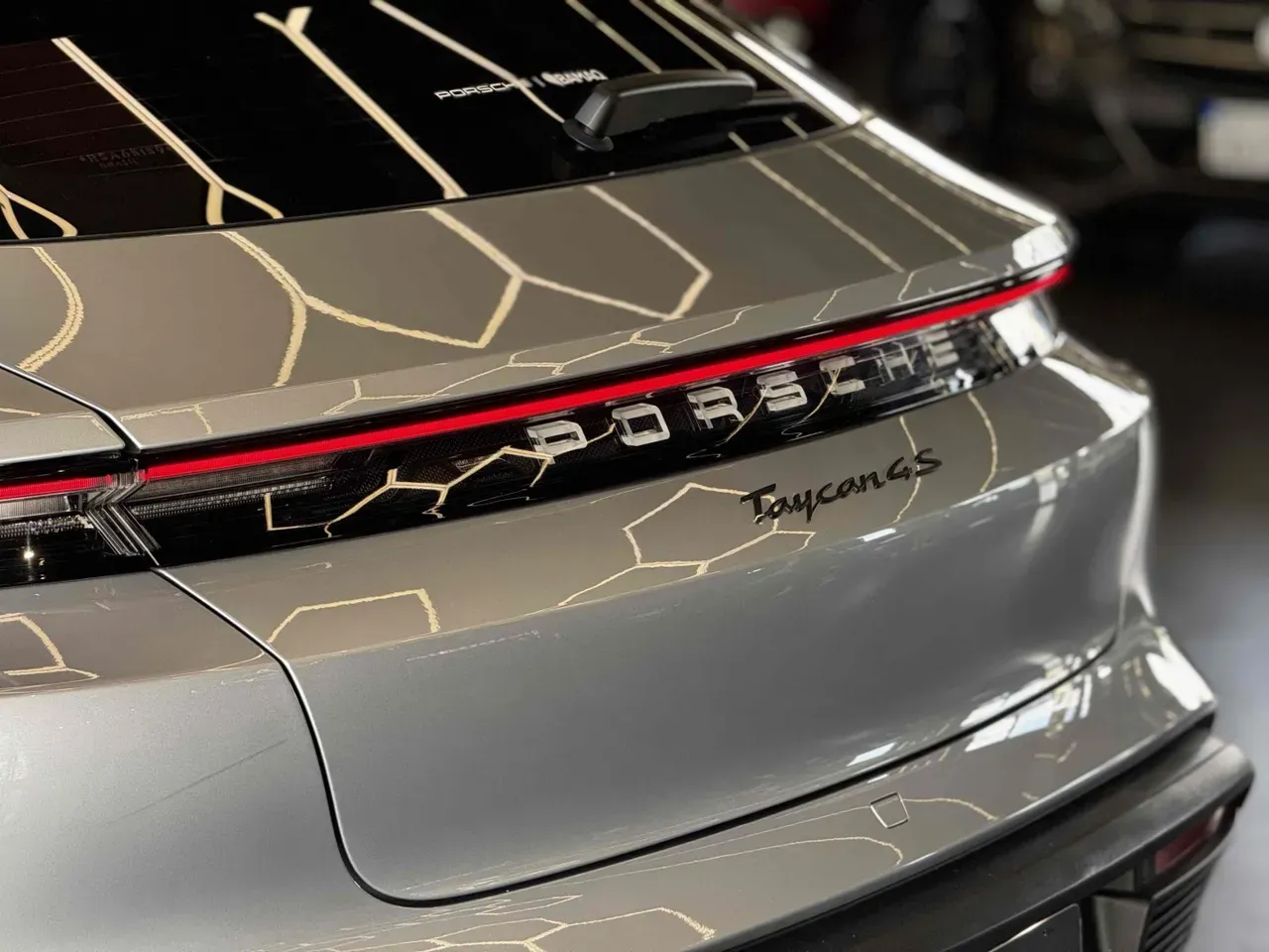 Porsche Taycan - Imagem 15