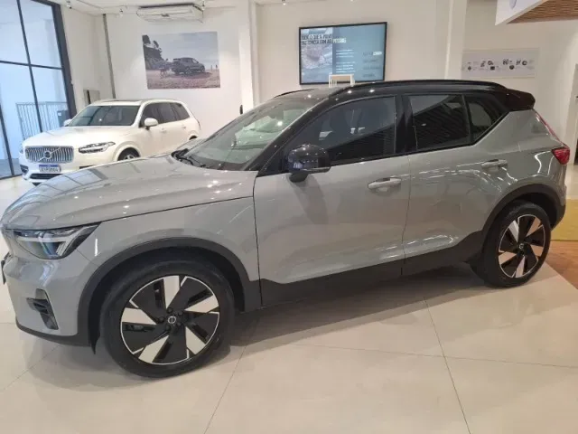 Volvo XC40 Recharge - Imagem 2