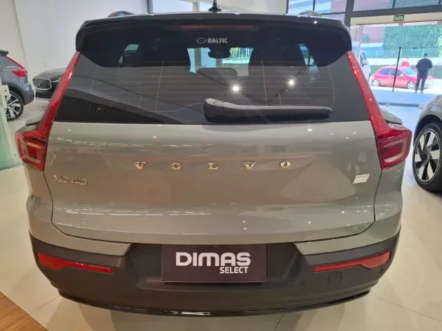Volvo XC40 Recharge - Imagem 4