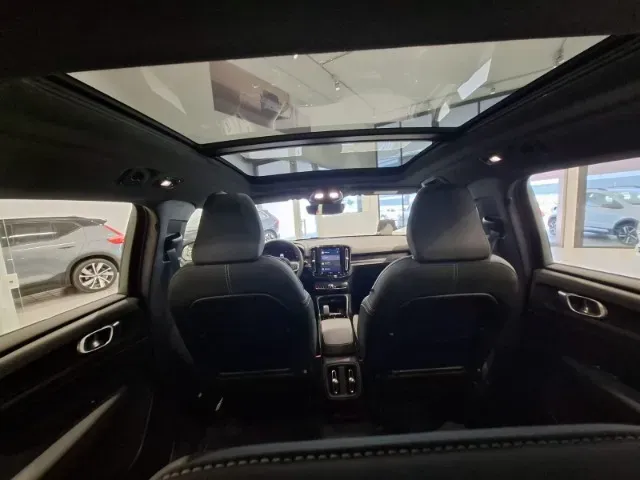 Volvo XC40 Recharge - Imagem 11