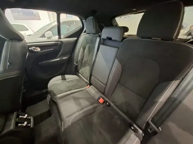 Volvo XC40 Recharge - Imagem 12