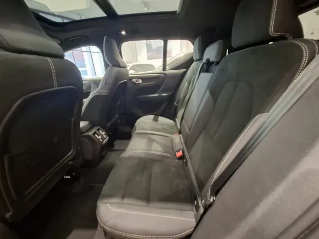 Volvo XC40 Recharge - Imagem 13