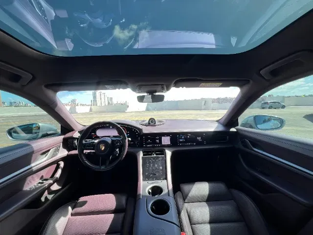 Porsche Taycan - Imagem 8