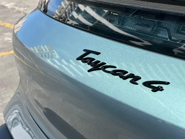 Porsche Taycan - Imagem 16