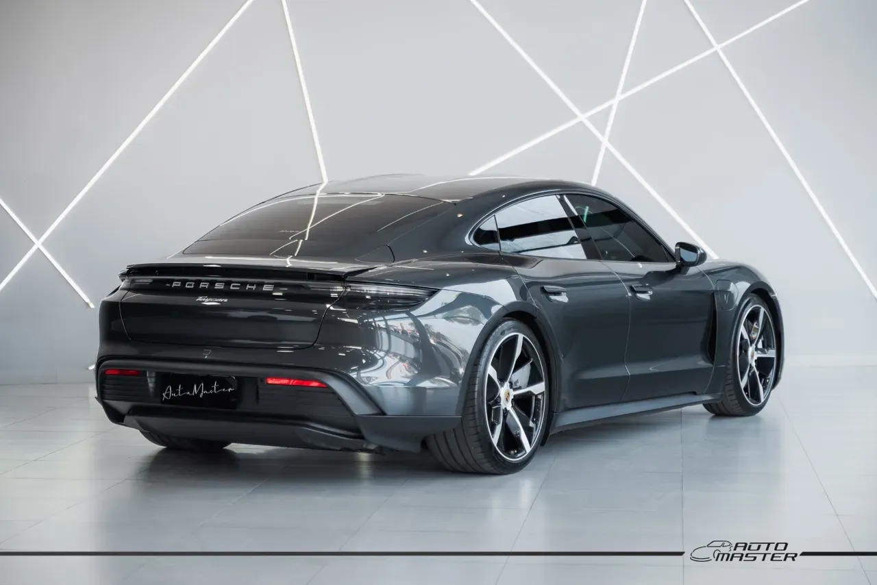 Porsche Taycan - Imagem 2