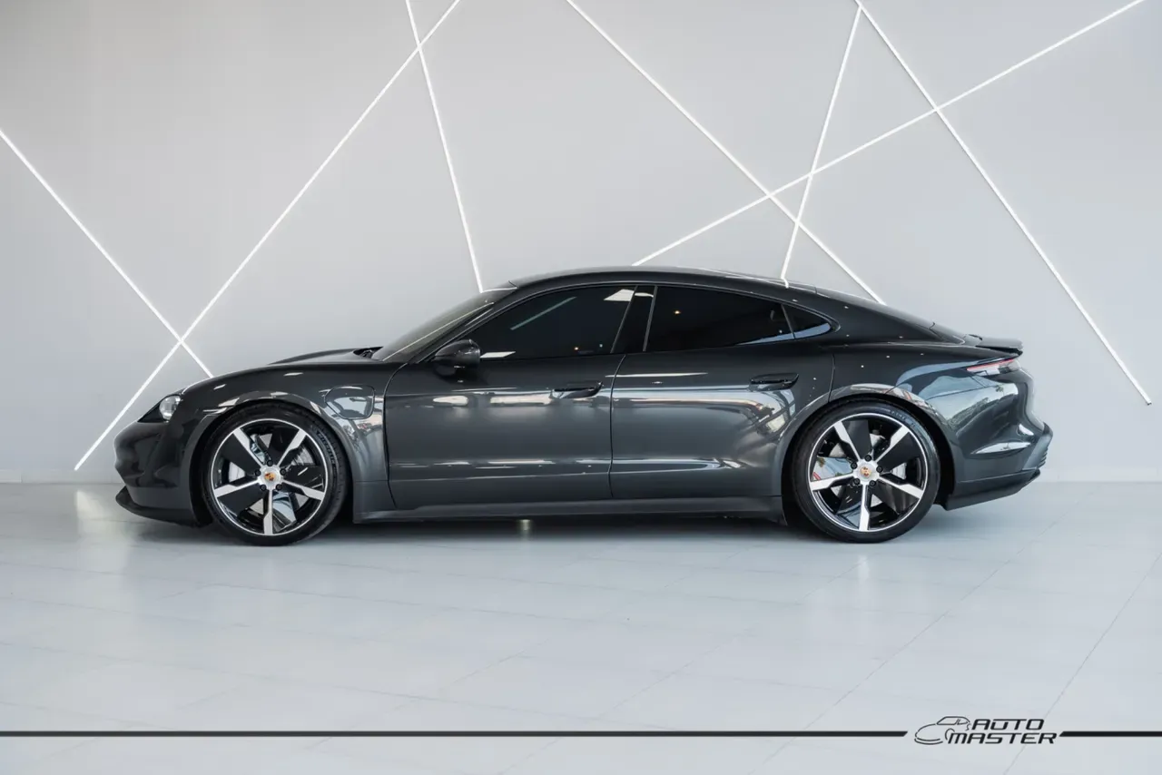 Porsche Taycan - Imagem 5