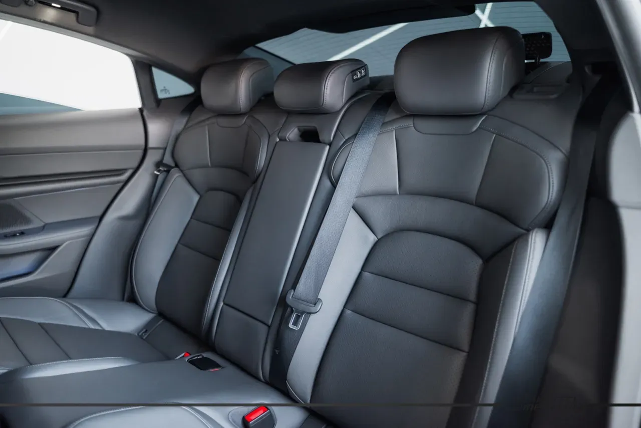 Porsche Taycan - Imagem 9