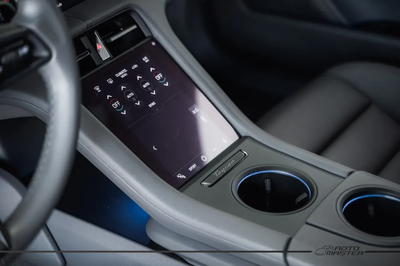 Porsche Taycan - Imagem 11