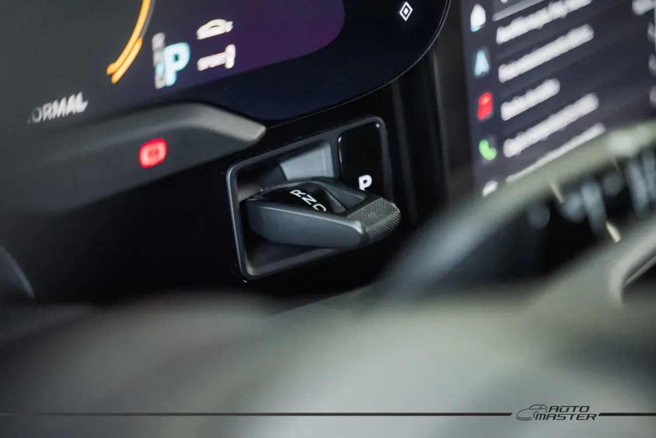 Porsche Taycan - Imagem 14