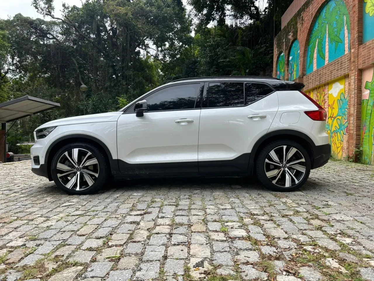 Volvo XC40 Recharge - Imagem 6