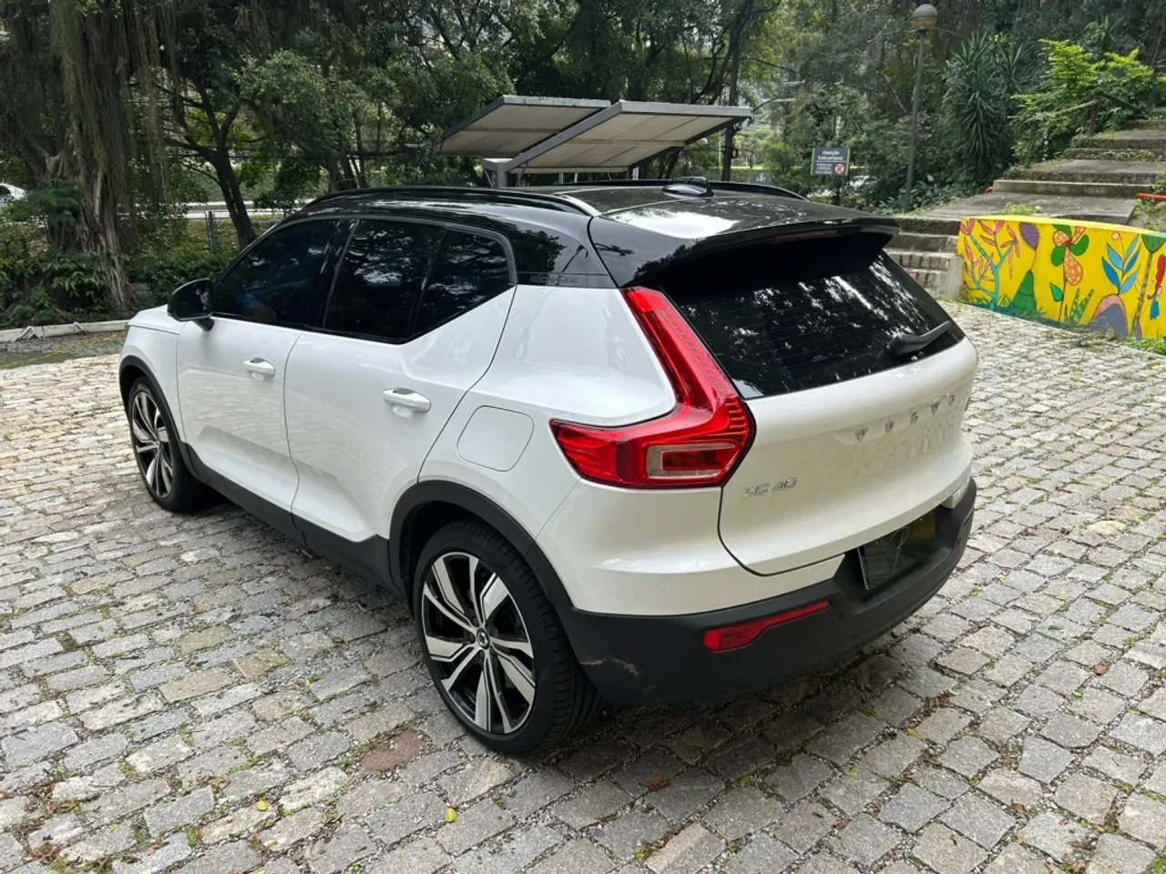 Volvo XC40 Recharge - Imagem 9