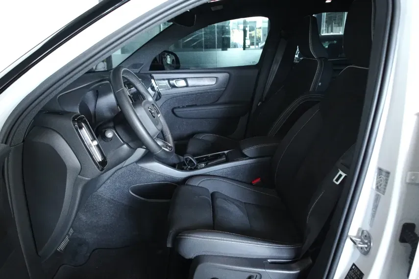 Volvo XC40 Recharge - Imagem 5