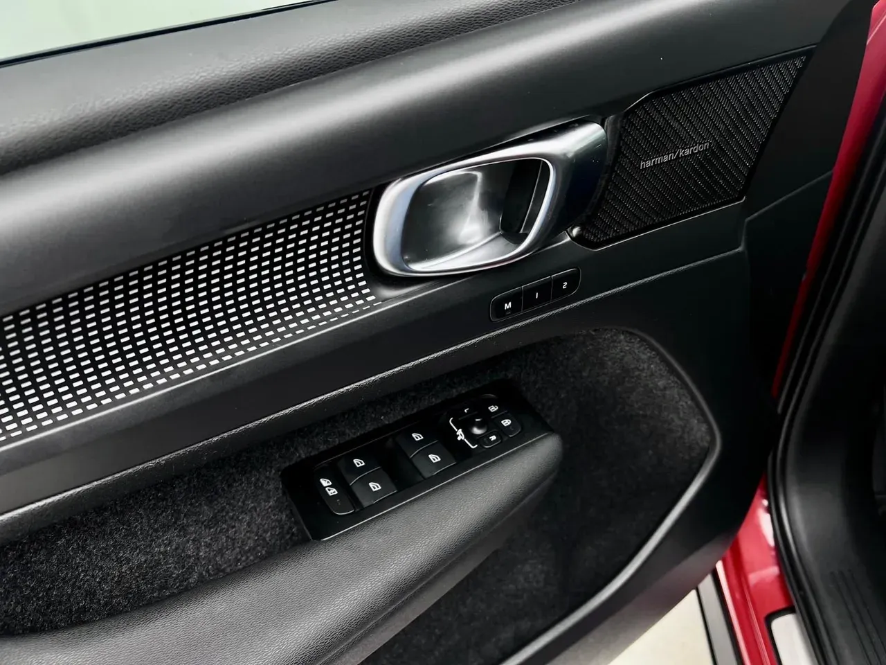 Volvo XC40 Recharge - Imagem 11