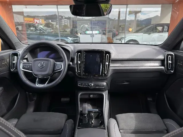 Volvo XC40 Recharge - Imagem 13