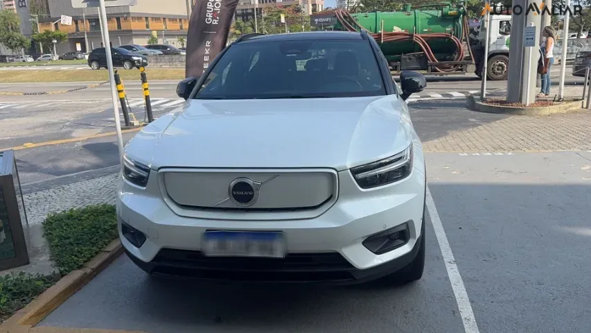 Volvo XC40 Recharge - Imagem 2
