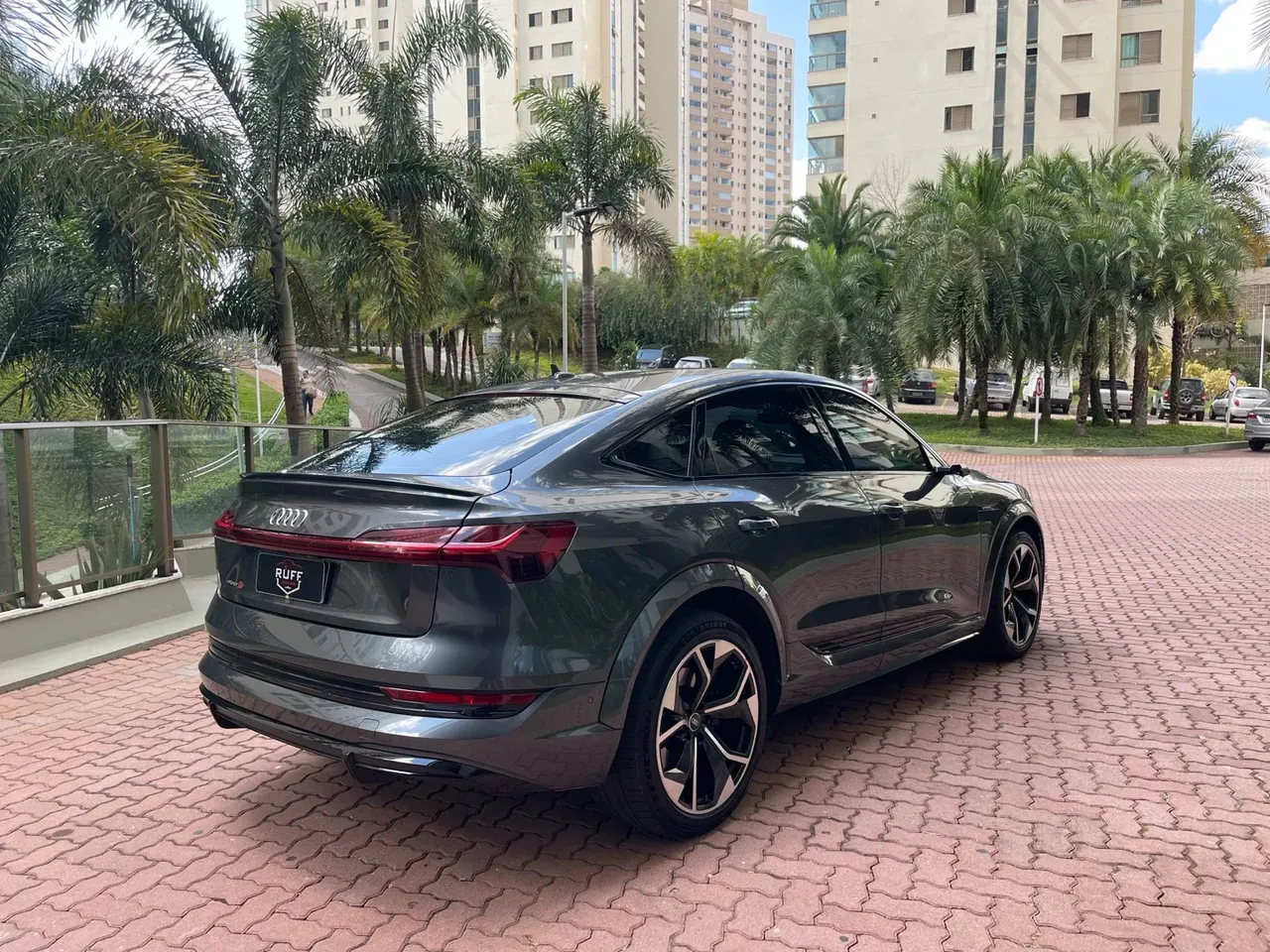 Audi E-tron S Sportback - Imagem 4