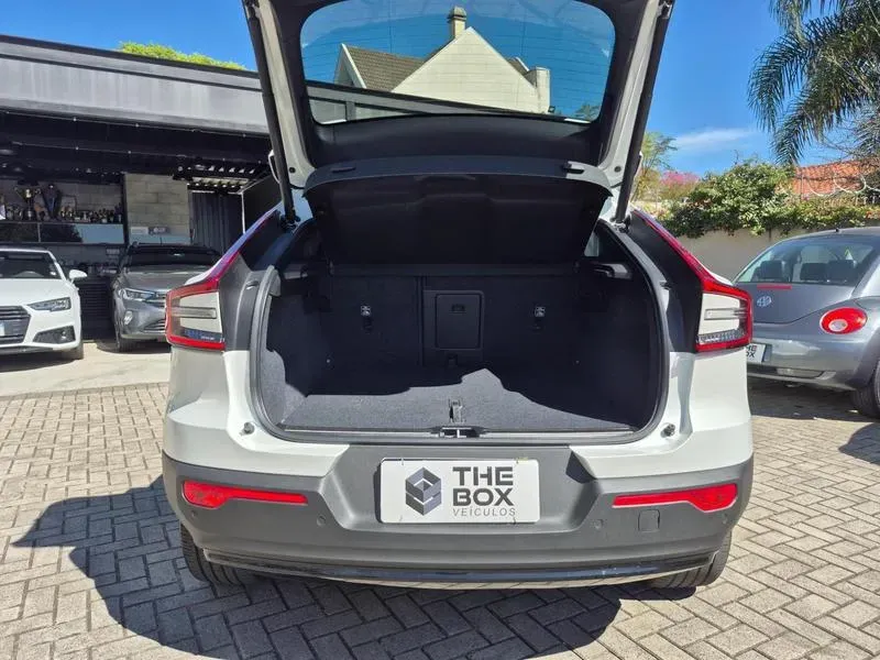 Volvo C40 Recharge - Imagem 8