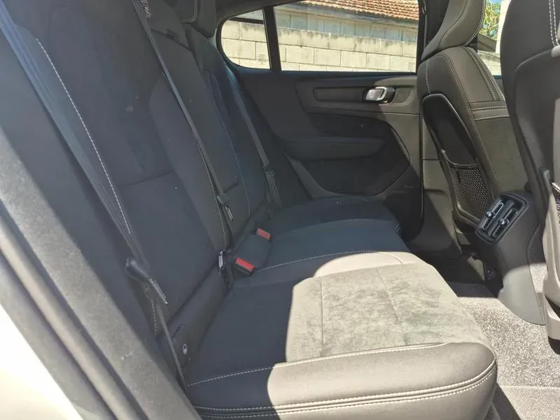 Volvo C40 Recharge - Imagem 16