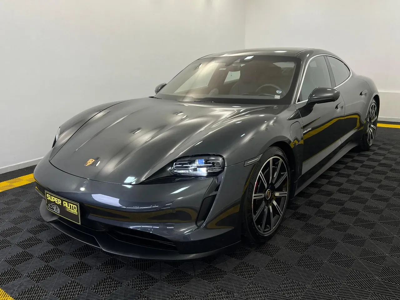 Porsche Taycan - Imagem 4