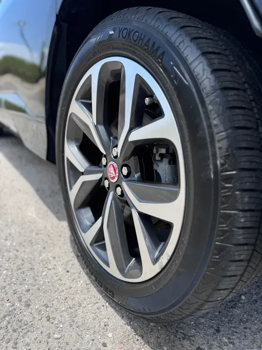 Jaguar I-pace - Imagem 5