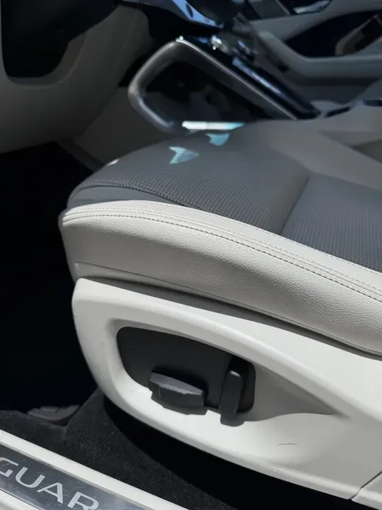 Jaguar I-pace - Imagem 15