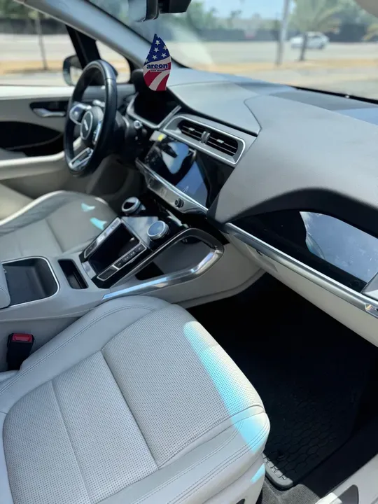 Jaguar I-pace - Imagem 19