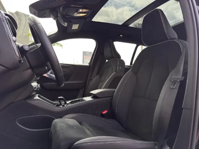 Volvo XC40 Recharge - Imagem 9