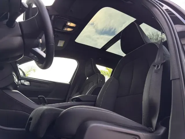 Volvo XC40 Recharge - Imagem 10