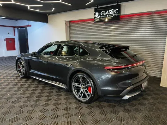 Porsche Taycan - Imagem 17