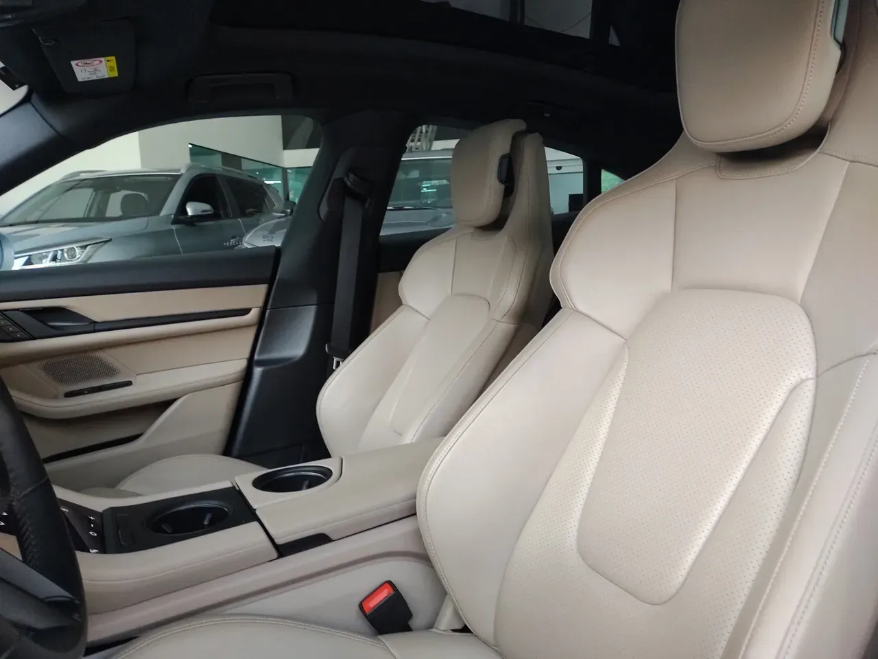 Porsche Taycan - Imagem 11