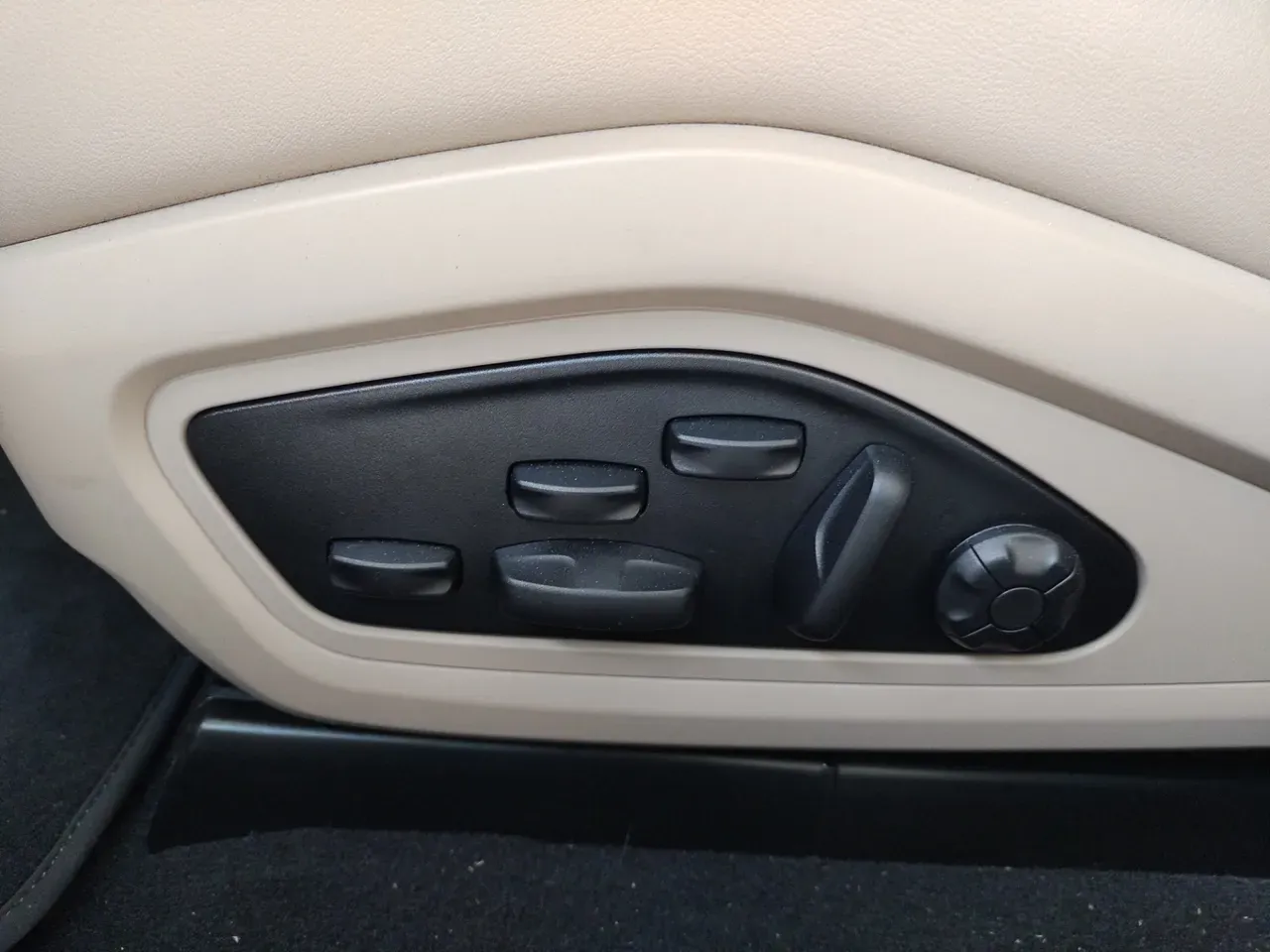 Porsche Taycan - Imagem 12