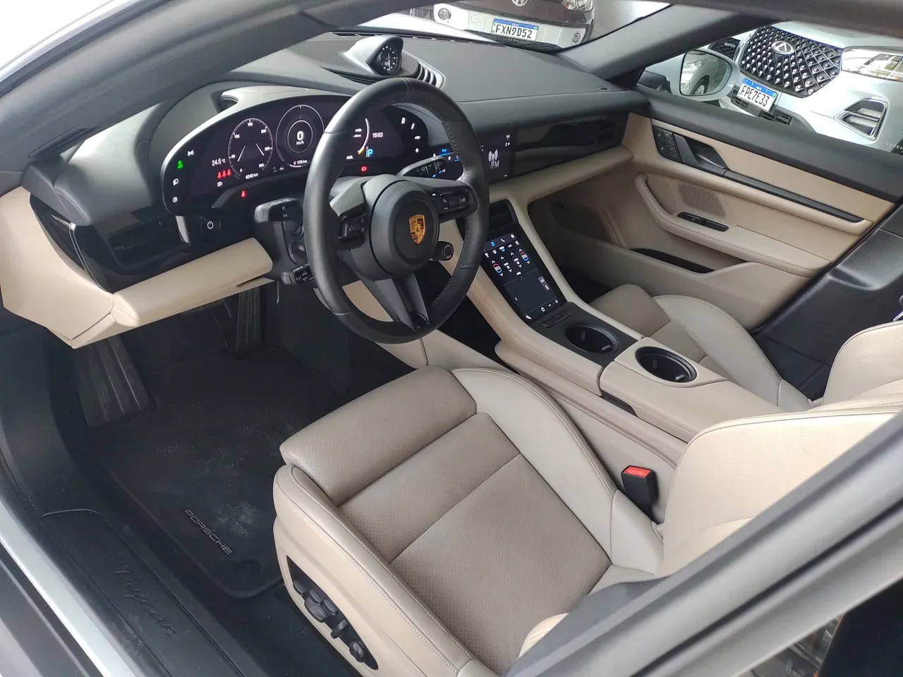 Porsche Taycan - Imagem 14