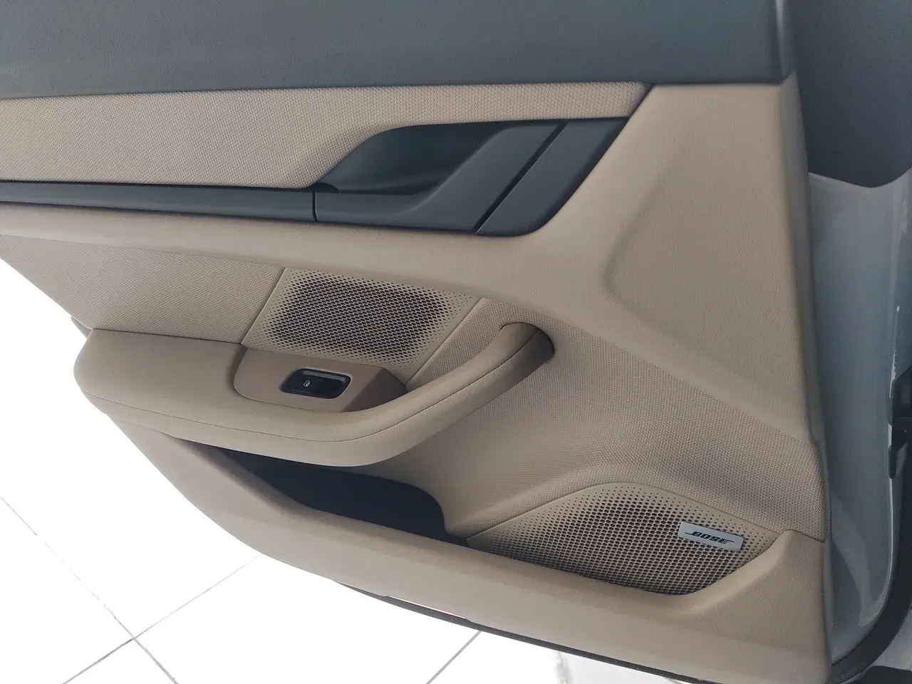 Porsche Taycan - Imagem 18