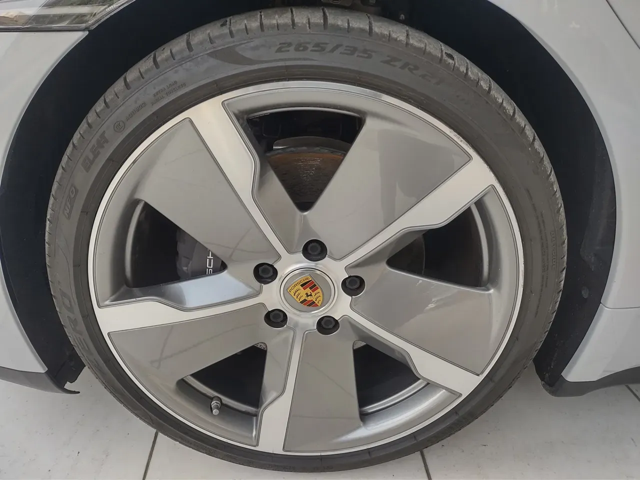 Porsche Taycan - Imagem 19