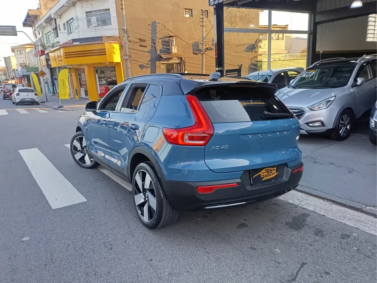 Volvo XC40 Recharge - Imagem 7
