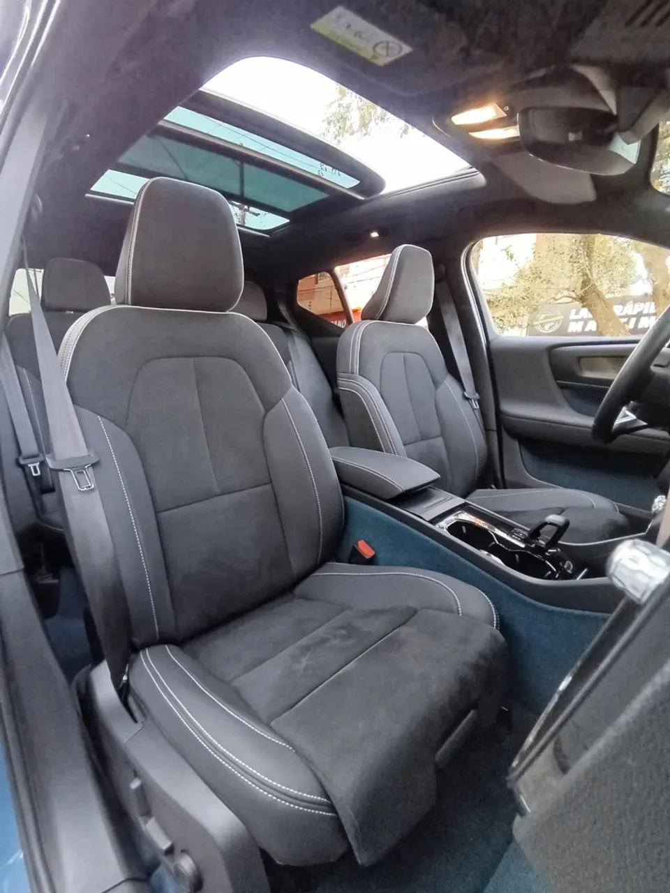 Volvo XC40 Recharge - Imagem 11