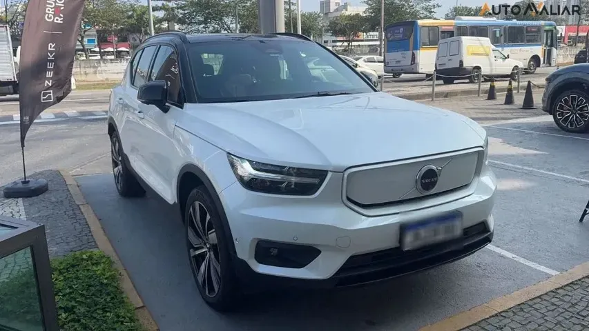 Volvo XC40 Recharge - Imagem 8