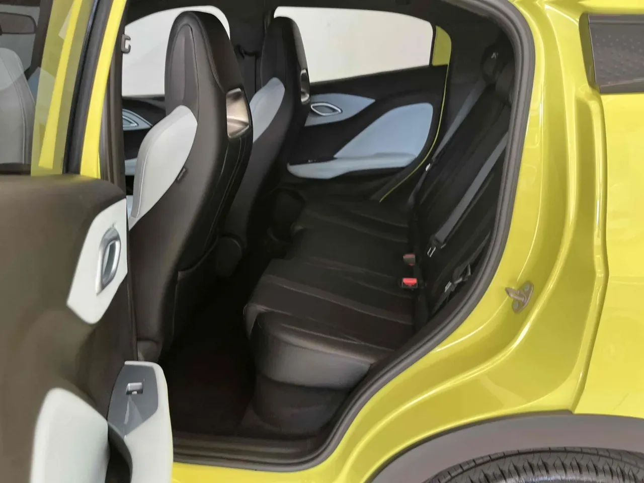 BYD Dolphin - Imagem 12