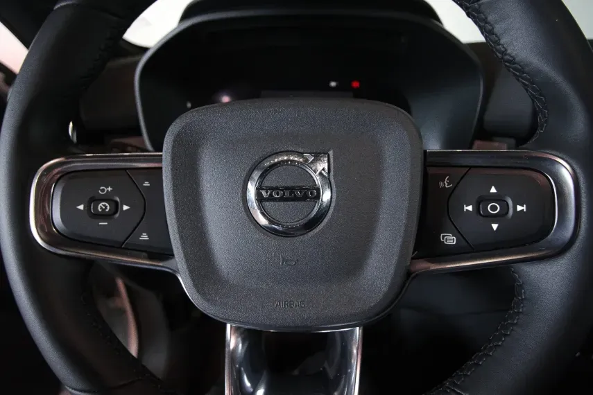 Volvo XC40 Recharge - Imagem 6