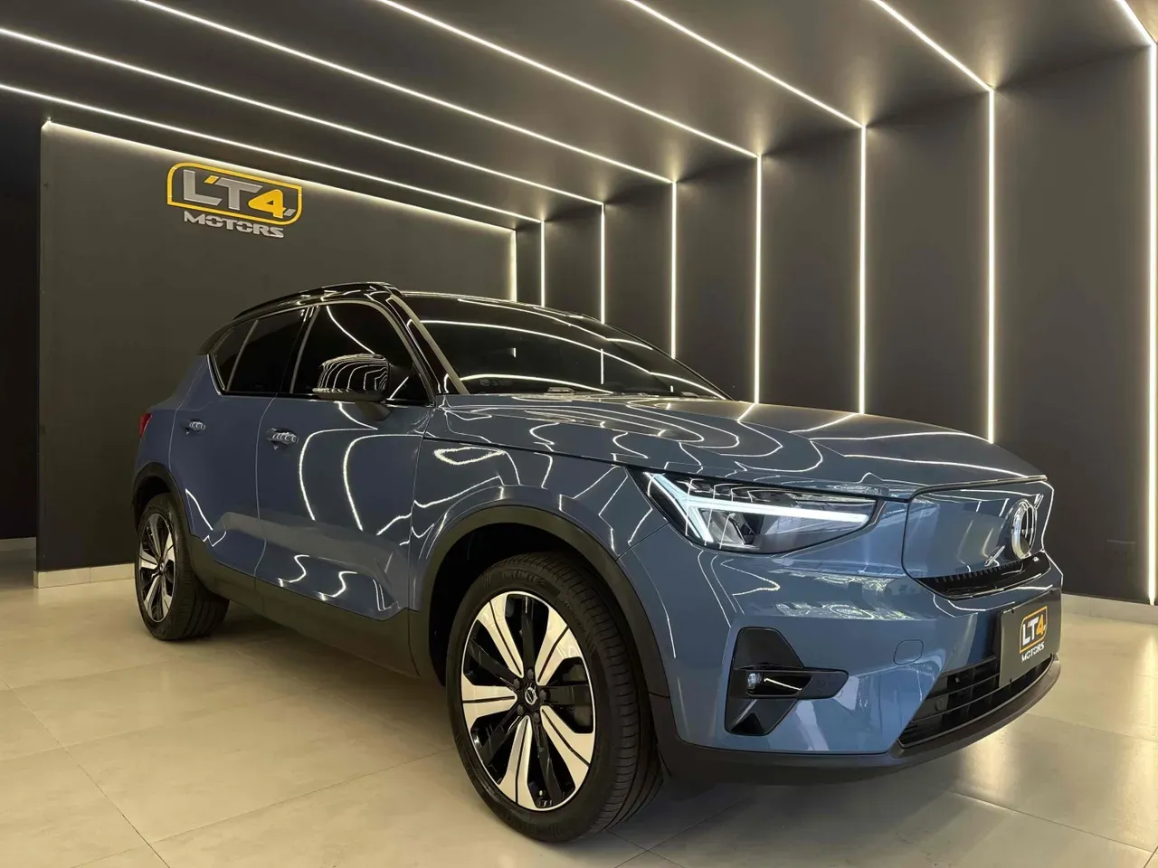Volvo XC40 Recharge - Imagem 2
