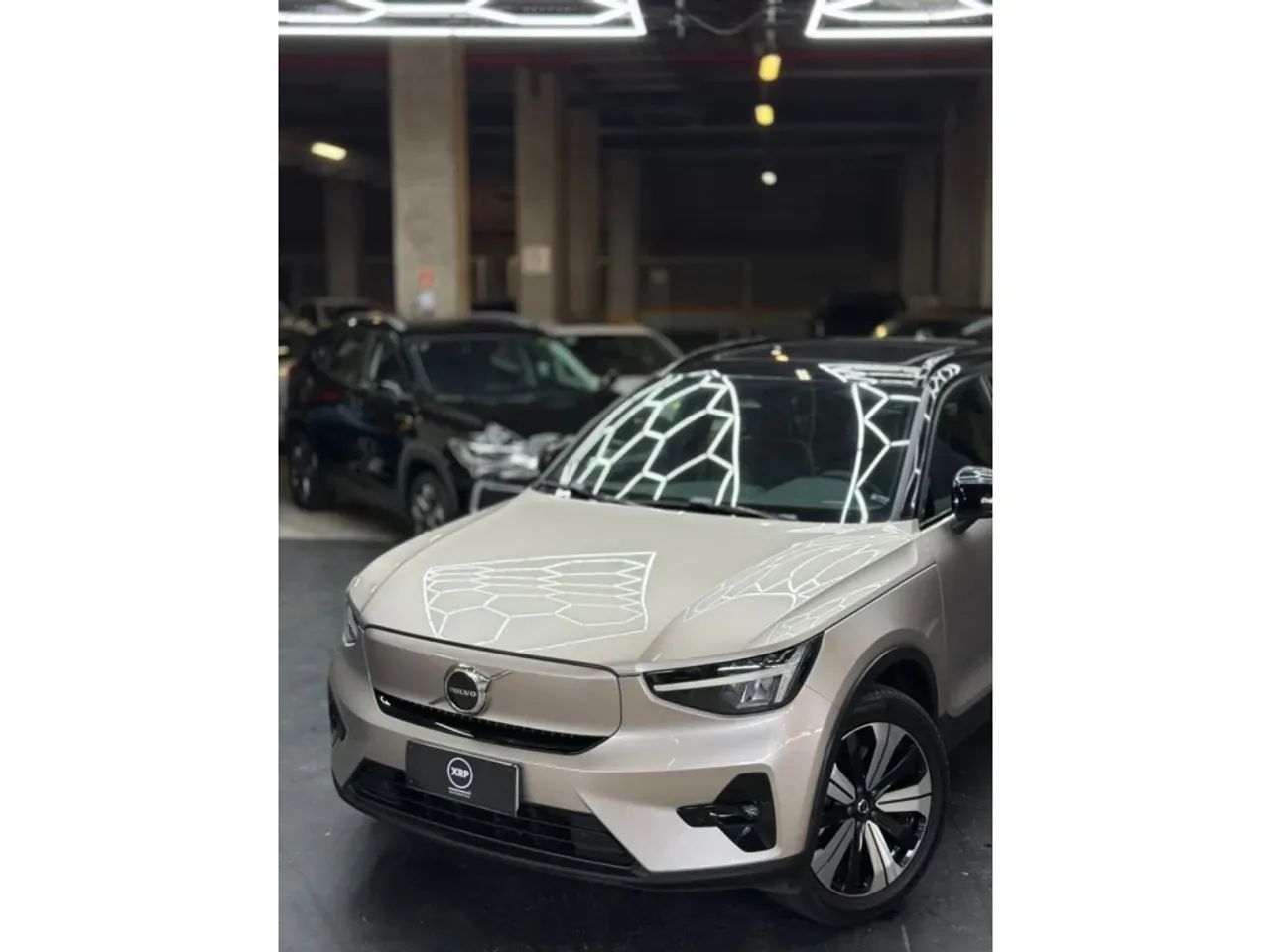 Volvo XC40 Recharge - Imagem 9